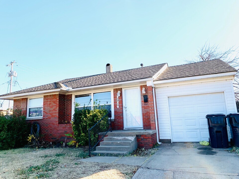 2916 NW 67th St in Oklahoma City, OK - Building Photo