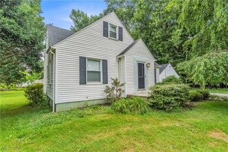 7500 Lakeshore Blvd in Mentor, OH - Building Photo - Building Photo