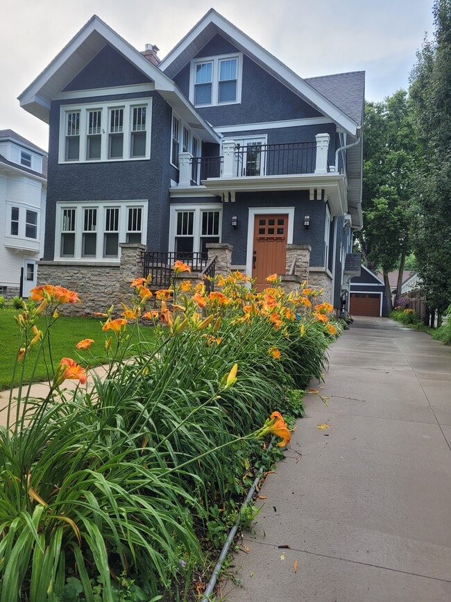 4212 Linden Hills Blvd, Unit 2
