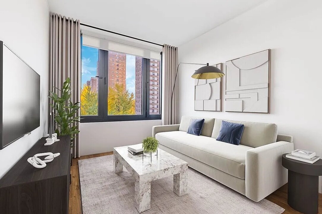 63 W 104th St in New York, NY - Building Photo
