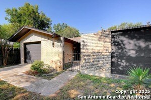 2105 Darwin Dr in San Antonio, TX - Building Photo - Building Photo
