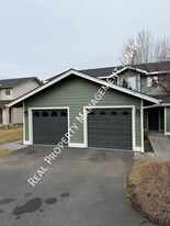 1972 NE Sams Loop in Bend, OR - Building Photo