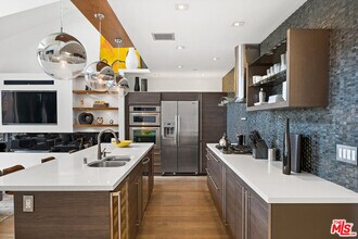 1250 N Harper Ave in West Hollywood, CA - Building Photo - Building Photo