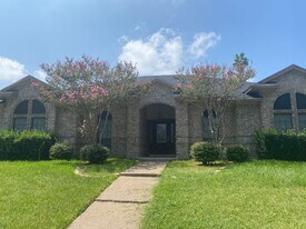 7029 Chiswick Dr in Corpus Christi, TX - Building Photo