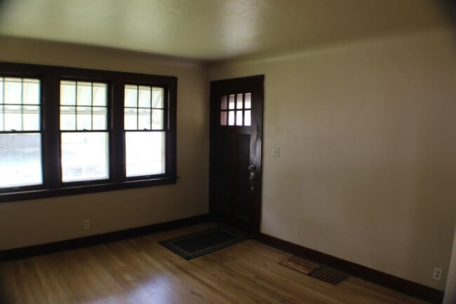 2516 Altoona St in Flint, MI - Building Photo - Building Photo