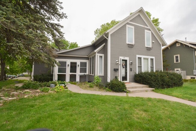 property at 620 7th St SW