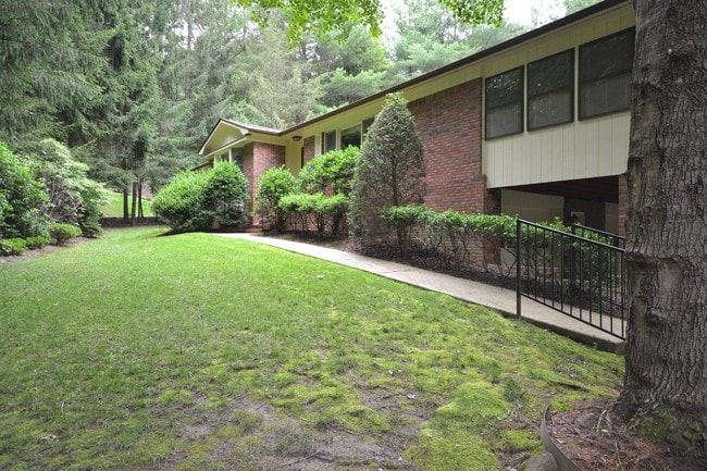 226 Park Ln in Hendersonville, NC - Building Photo - Building Photo