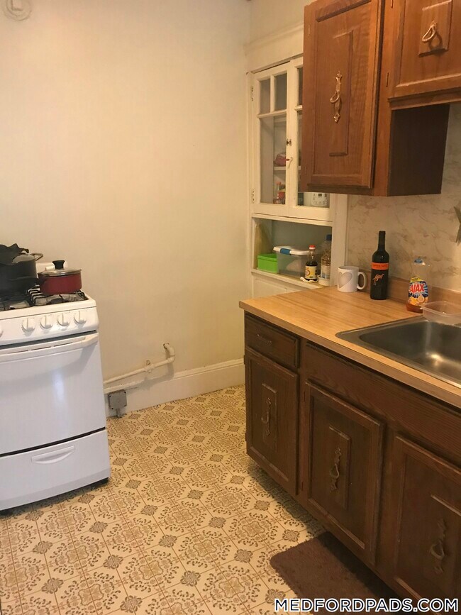 53 Fellsway W, Unit 22 in Medford, MA - Building Photo - Building Photo