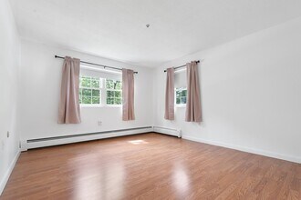 50 Farrwood Ave in North Andover, MA - Building Photo - Building Photo