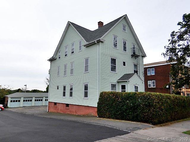 19 Oak St in New Britain, CT - Building Photo