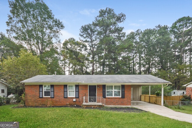 property at 464 Pinecrest Dr