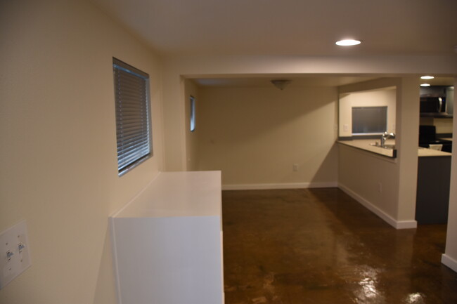 8360 Wabash Ave S, Unit B