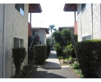 216-220 S Olive Ave in Alhambra, CA - Foto de edificio - Building Photo