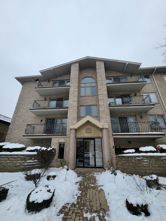 10418 S Keating Ave in Oak Lawn, IL - Building Photo