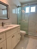 8539 Saturn St in Los Angeles, CA - Building Photo