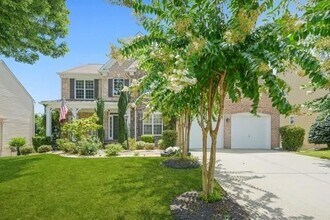 585 Marylebone Dr in Suwanee, GA - Foto de edificio - Building Photo