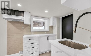 117 Rosslyn Ave N in Hamilton, ON - Building Photo - Building Photo