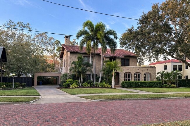 property at 955-955 39th Ave N