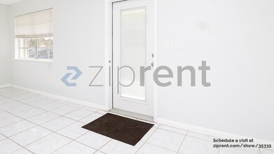 1651 Van Buren St in Hollywood, FL - Foto de edificio - Building Photo