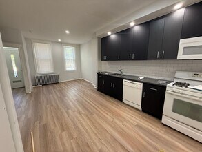 2220 Summer St in Philadelphia, PA - Building Photo - Building Photo