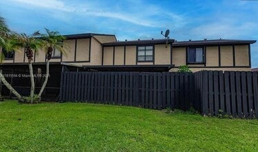 4430 NW 92nd Way, Unit 4430 in Sunrise, FL - Building Photo - Building Photo