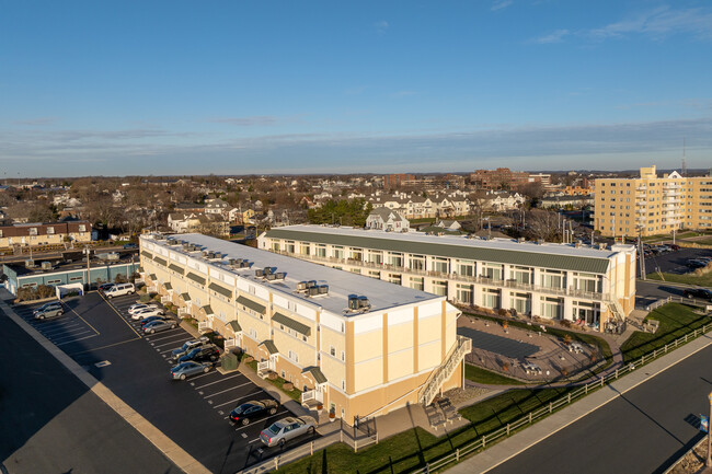 Beach House Condominium in Long Branch, NJ - Building Photo - Building Photo