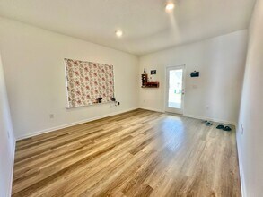 80 Silverthorn St in Freeport, FL - Building Photo - Building Photo