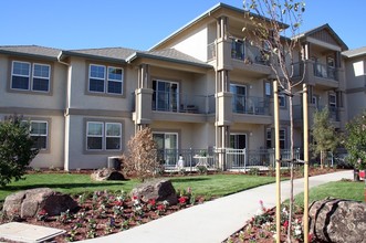 Gardens at Ironwood Senior Community for 62+ in Pleasanton, CA - Building Photo - Building Photo