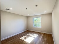 318 Rindge Ave, Unit 212 in Cambridge, MA - Building Photo - Building Photo