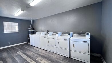Apple Valley Townhomes in Apple Valley, CA - Building Photo - Building Photo