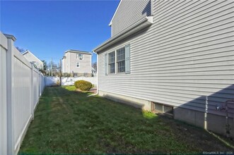 38 Thompson St in Milford, CT - Building Photo - Building Photo