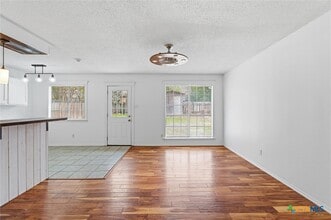 1917 Nevada St in San Marcos, TX - Building Photo - Building Photo