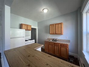 60 Carroll St in Poughkeepsie, NY - Building Photo - Building Photo