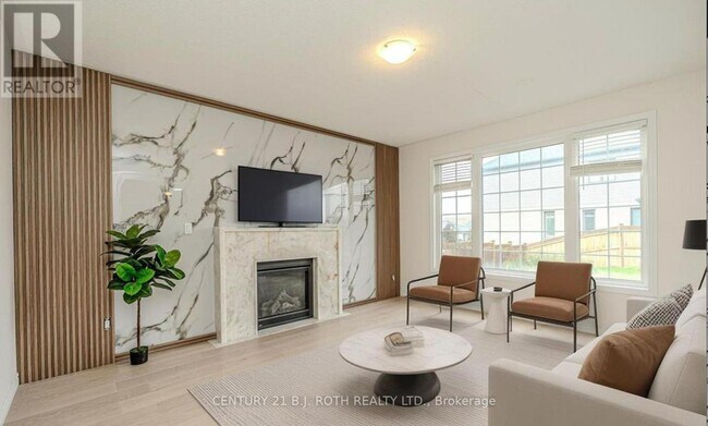 3027 Monarch Dr in Orillia, ON - Building Photo - Building Photo