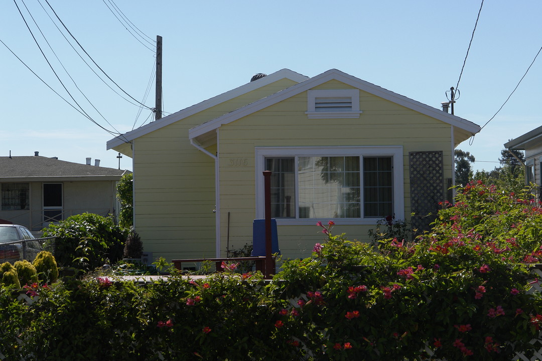 3116 Coolidge Ave in Oakland, CA - Building Photo