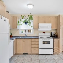 72 Joseph St in Tillsonburg, ON - Building Photo - Building Photo