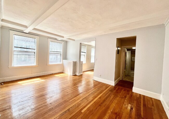 124 Sutherland Rd, Unit 5 in Boston, MA - Building Photo - Building Photo