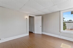 392 E Maple St in York, PA - Building Photo