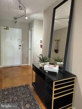 1300 Army Navy Dr in Arlington, VA - Building Photo - Building Photo