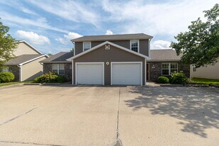 3308 E St Charles Rd in Columbia, MO - Building Photo