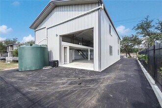3817 Ranch to Market Rd 620 in Austin, TX - Building Photo - Building Photo