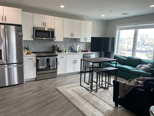 210 Old Colony Ave, Unit 200-303