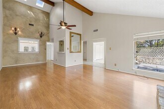 6400 Paintbrush Hollow in Austin, TX - Building Photo - Building Photo