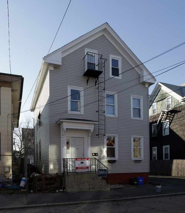 122-124 Mawney St in Providence, RI - Foto de edificio