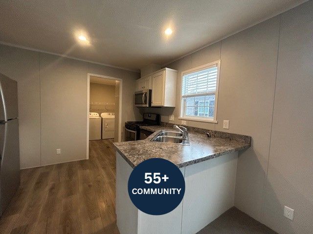 39500 Warren Rd in Canton Township, MI - Building Photo - Building Photo