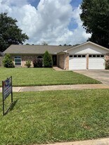 15815 Whipple Tree Dr in Houston, TX - Building Photo