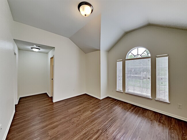 property at 23126 N Waterlake Dr