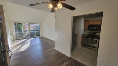 1350 N Escondido Blvd in Escondido, CA - Building Photo - Building Photo