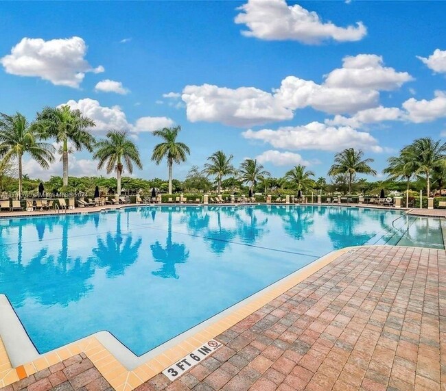 22019 SW 88th Path in Cutler Bay, FL - Building Photo - Building Photo