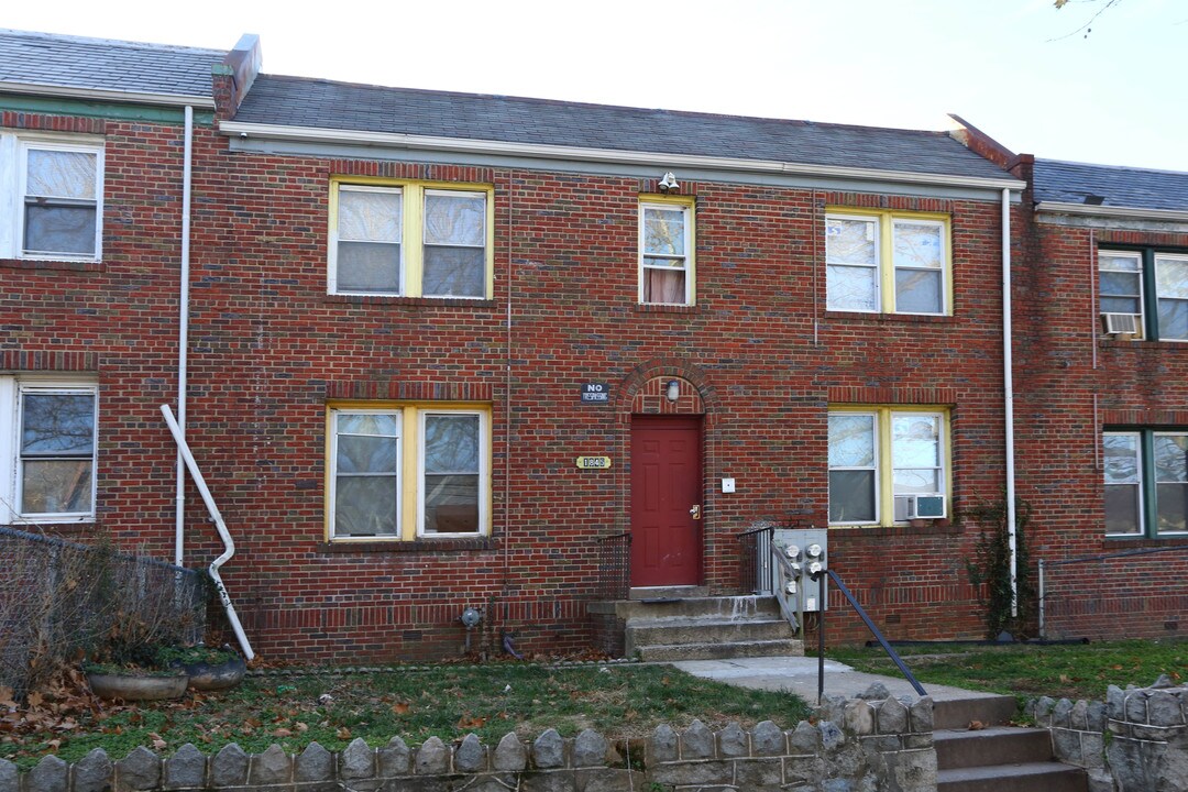 1845 M St NE in Washington, DC - Building Photo